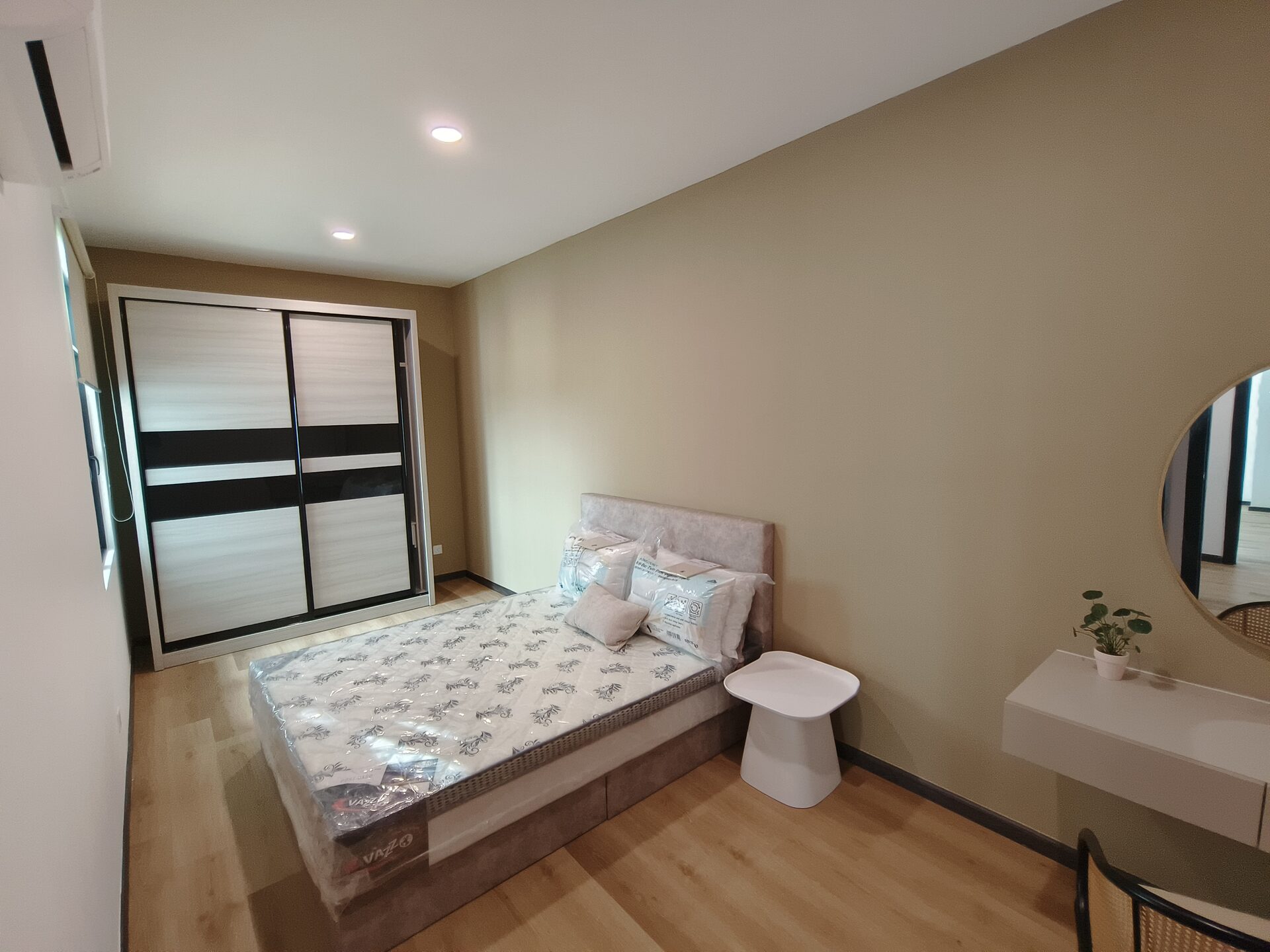 Bedroom with Sliding Wardrobe